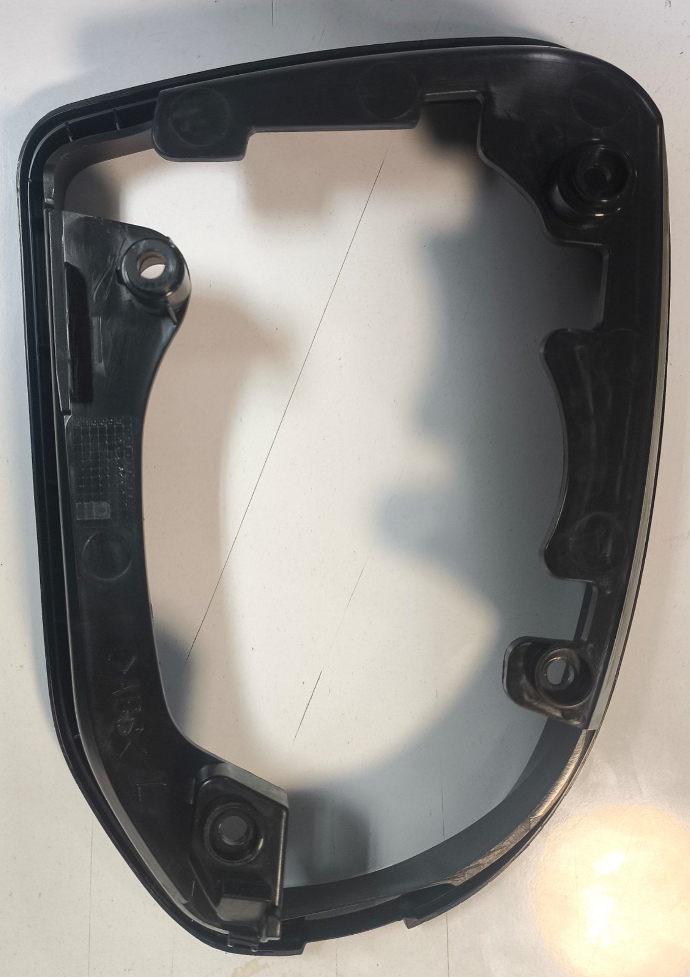 زه/حلقه دور آینه اطلس