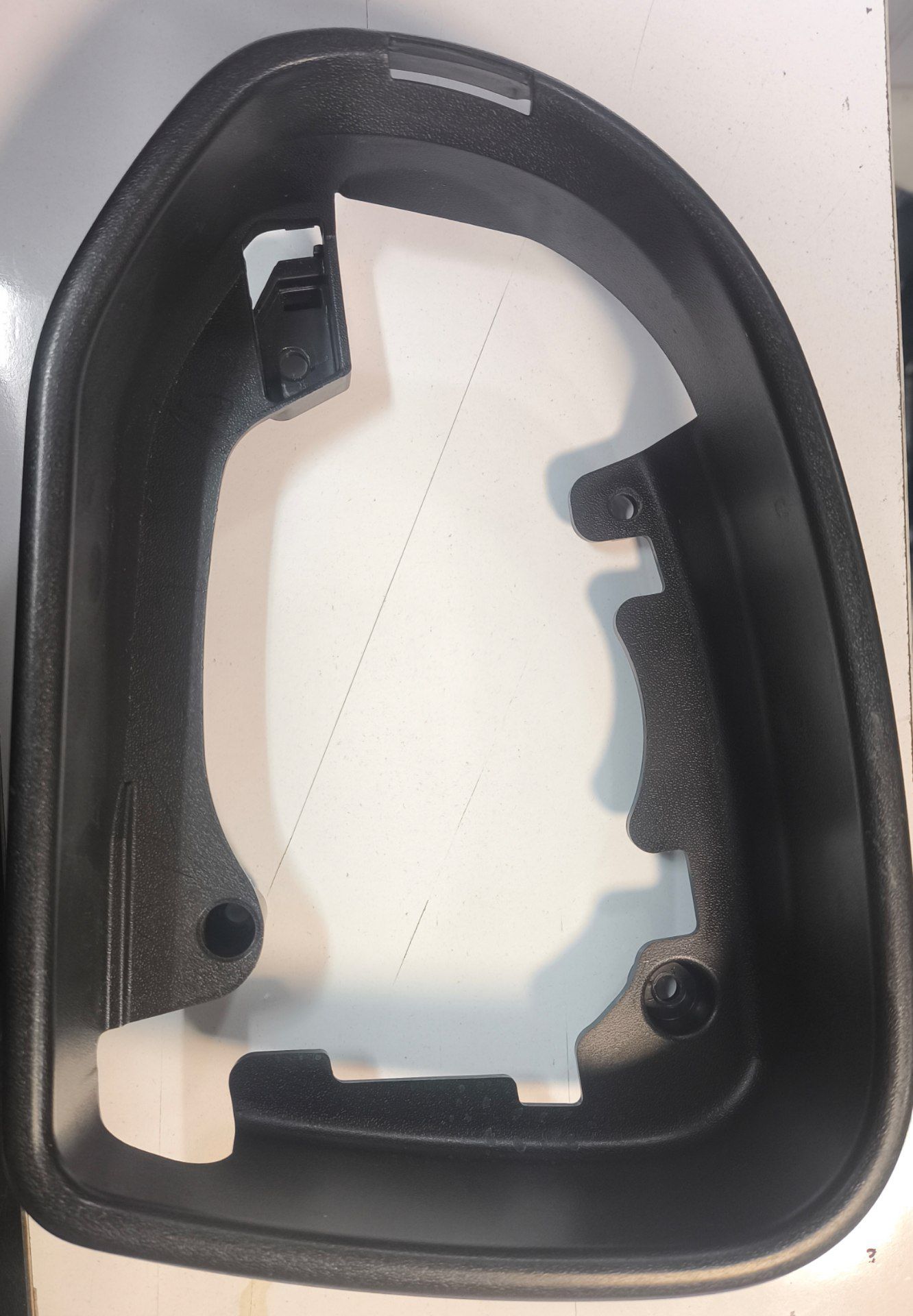 زه/حلقه دور آینه اطلس