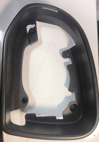 زه/حلقه دور آینه اطلس