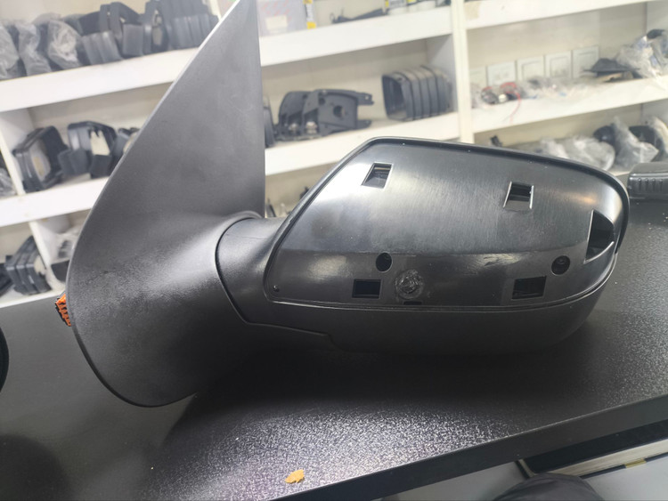 آینه بغل رانا