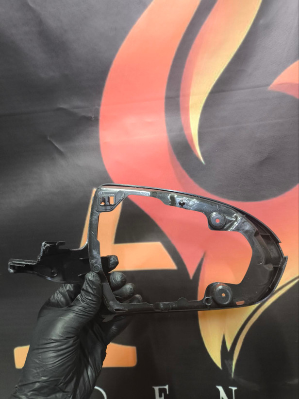 زه/حلقه دور آینه النترا 2016