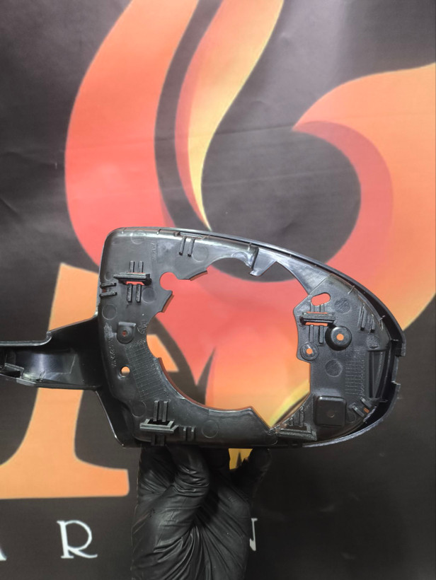 زه/حلقه دور آینه توسان 2016