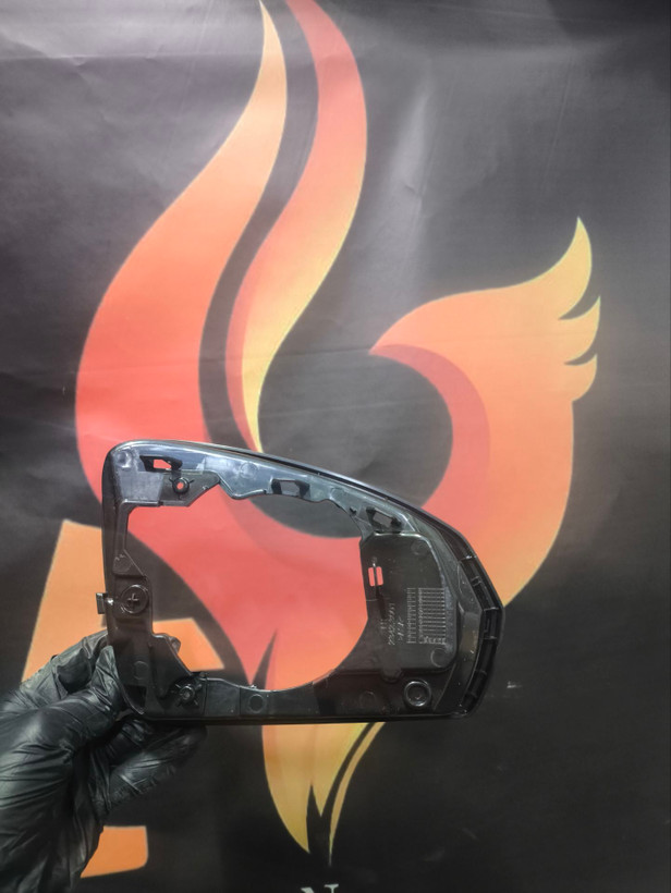 زه دور آینه جتا