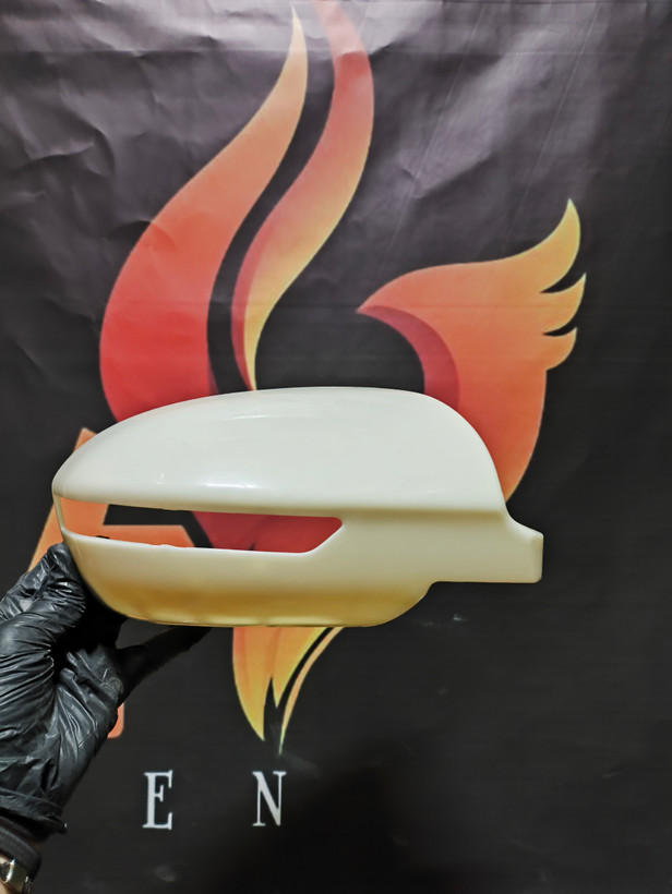 قاب آینه لیفان 820