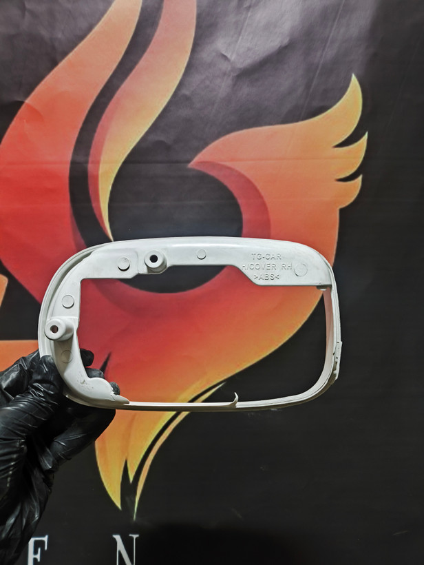 حلقه /زه دور آینه هیوندا آزرا