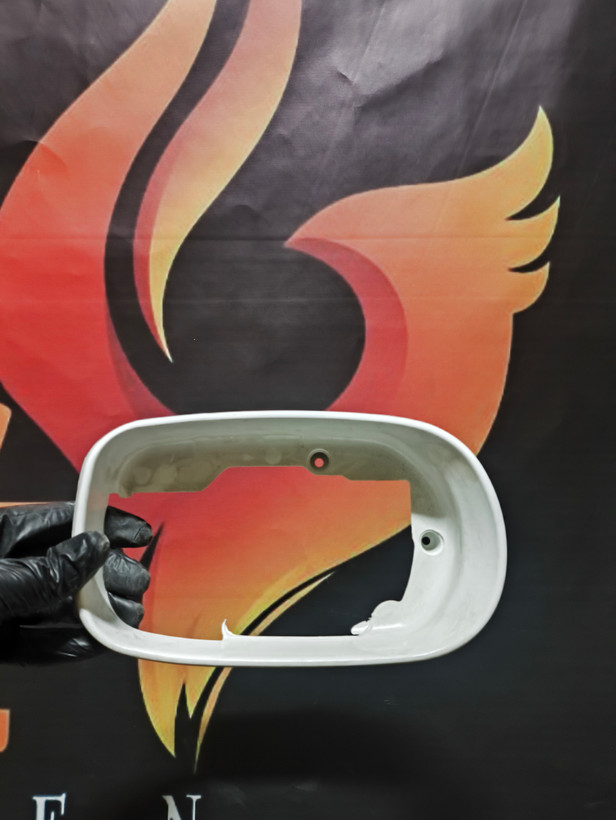 حلقه /زه دور آینه هیوندا آزرا