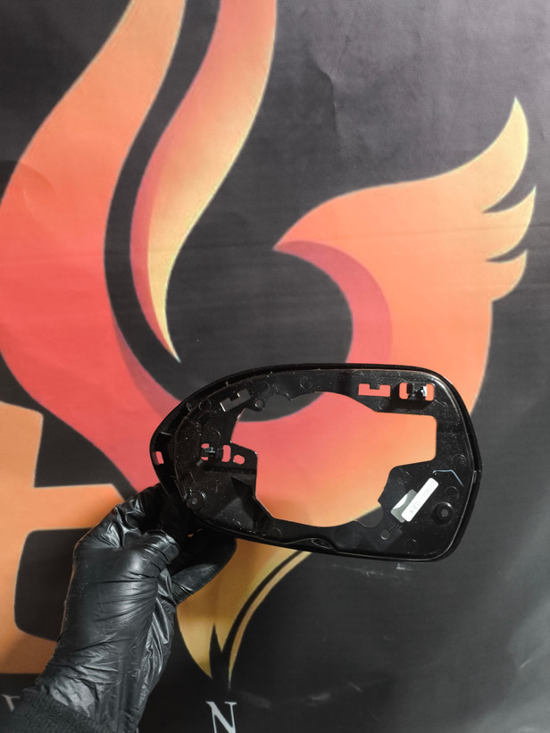 زه دور آینه چانگان پلاس