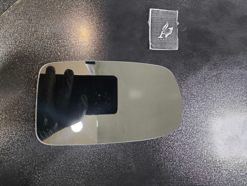 شیشه آینه مزدا 323