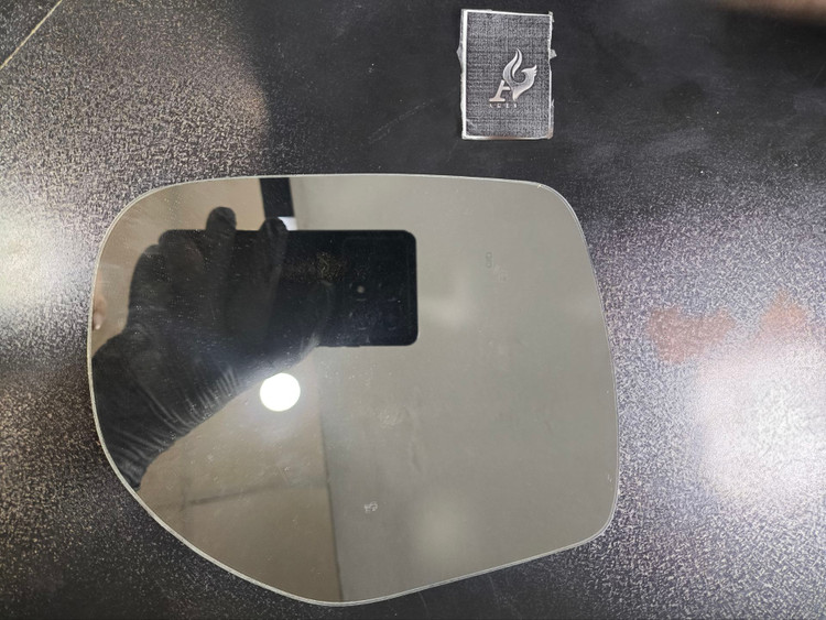 شیشه آینه اس دبلیو ام SWM