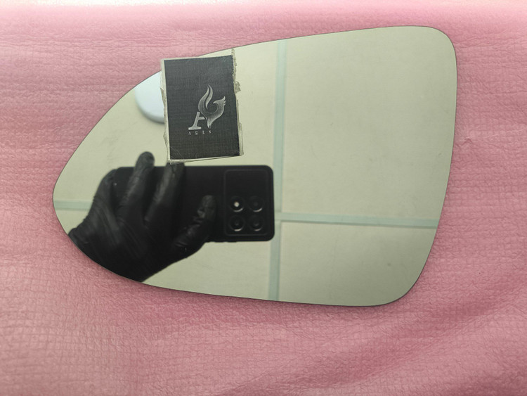 شیشه آینه چانگان شاسی